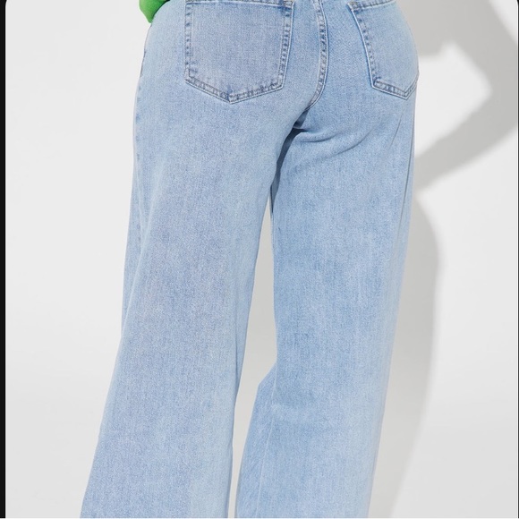 Wide Leg Jean - Light Wash - Picture 1 of 3